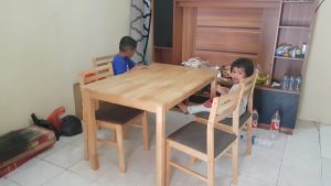 meja makan selma